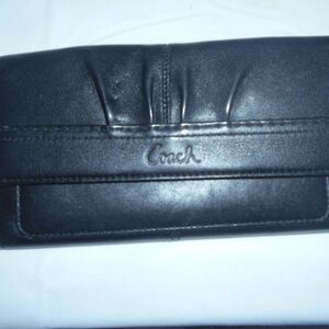 Coach Trifold Black Wallet with pleats